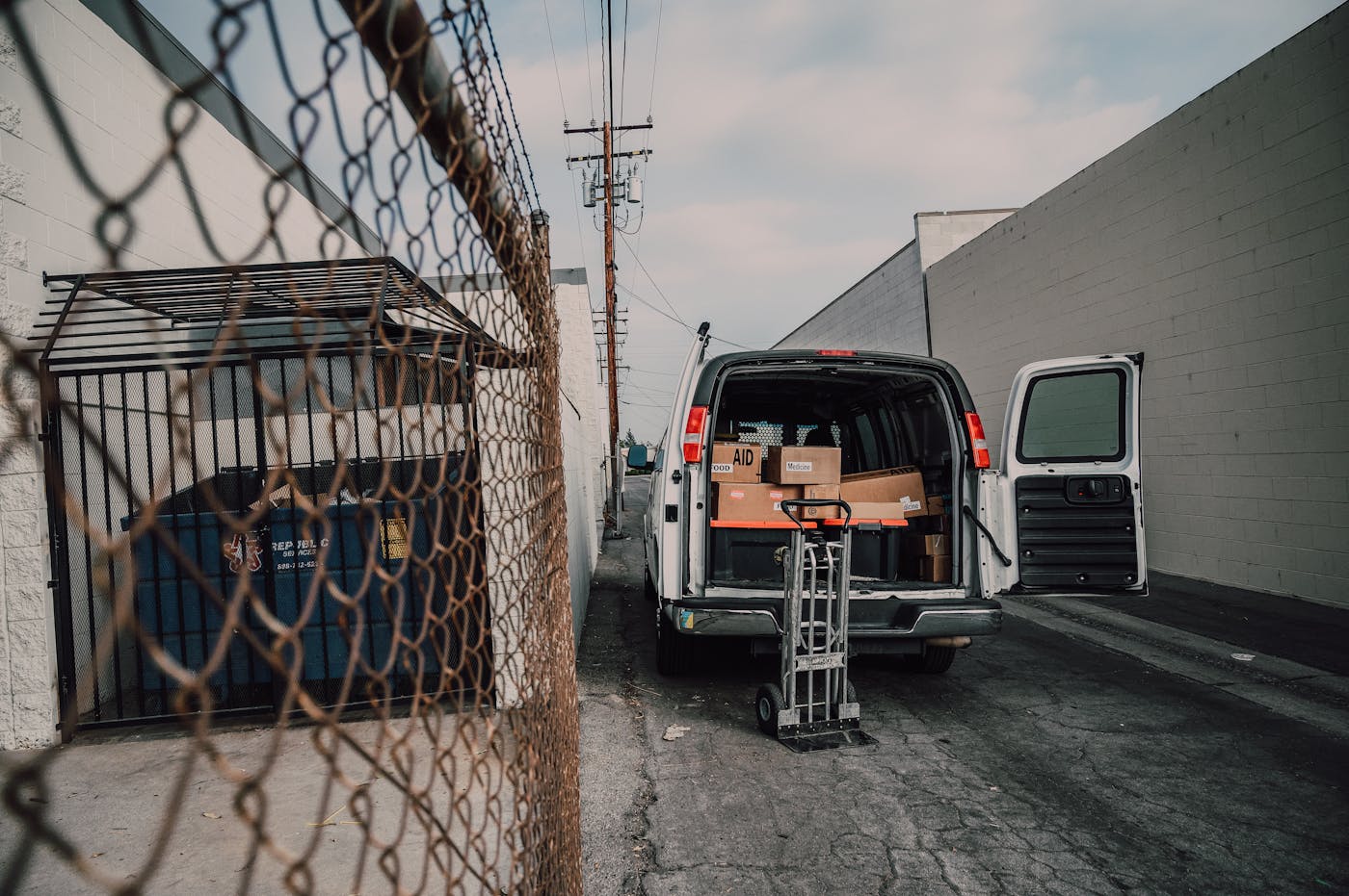 3 Gorillas Moving crew loading a moving truck in Tucson